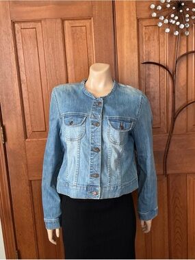 Old Navy vintage Light Blue Denim Jean Jacket collarless worn-in style